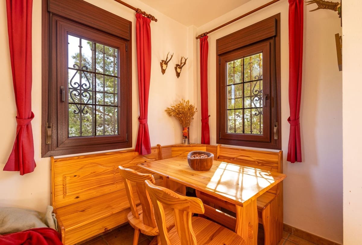 7 soveværelse Villa til salg i Velez de Benaudalla med garage - € 995.000 (Ref: 9400150)