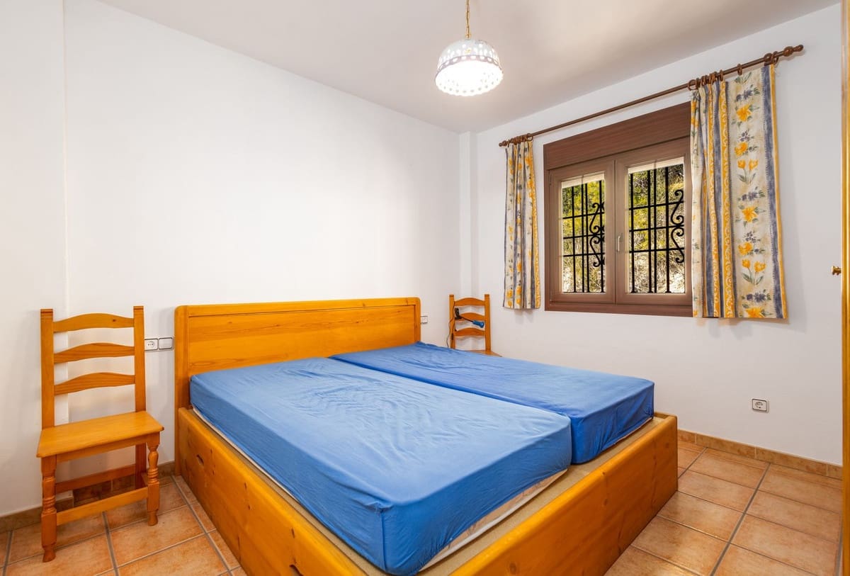 7 soveværelse Villa til salg i Velez de Benaudalla med garage - € 995.000 (Ref: 9400150)