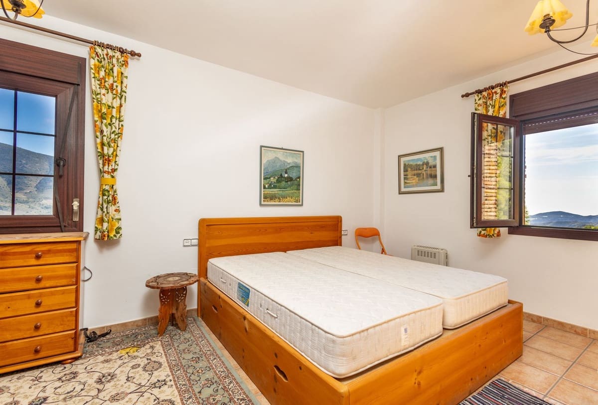 7 soveværelse Villa til salg i Velez de Benaudalla med garage - € 995.000 (Ref: 9400150)