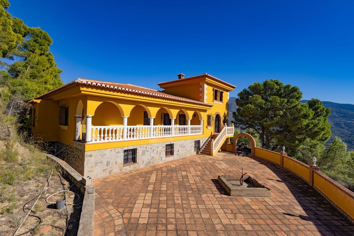 7 soveværelse Villa til salg i Velez de Benaudalla med garage - € 995.000 (Ref: 9400150)