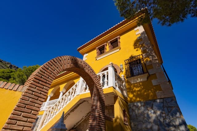 7 soveværelse Villa til salg i Vélez de Benaudalla med garage - € 995.000 (Ref: 9400150)