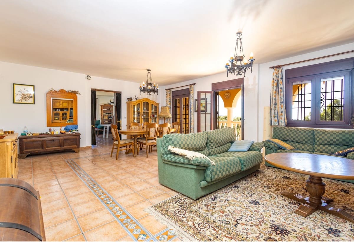 7 soveværelse Villa til salg i Velez de Benaudalla med garage - € 995.000 (Ref: 9400150)