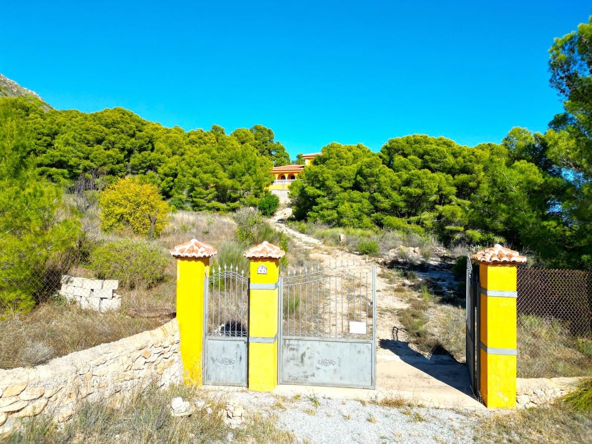 7 soveværelse Villa til salg i Velez de Benaudalla med garage - € 995.000 (Ref: 9400150)