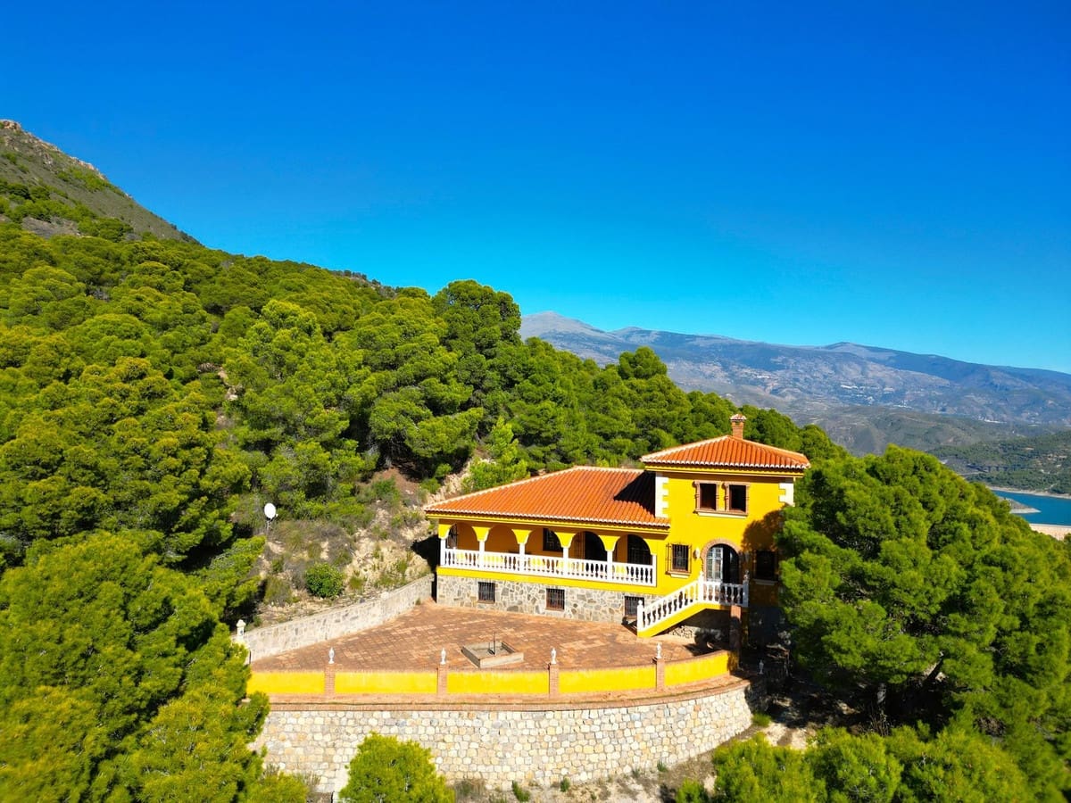 7 soveværelse Villa til salg i Velez de Benaudalla med garage - € 995.000 (Ref: 9400150)