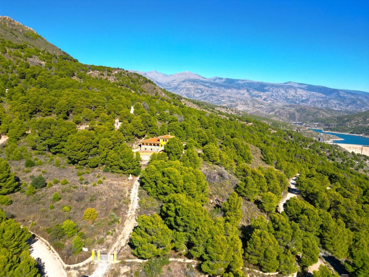 7 soveværelse Villa til salg i Velez de Benaudalla med garage - € 995.000 (Ref: 9400150)