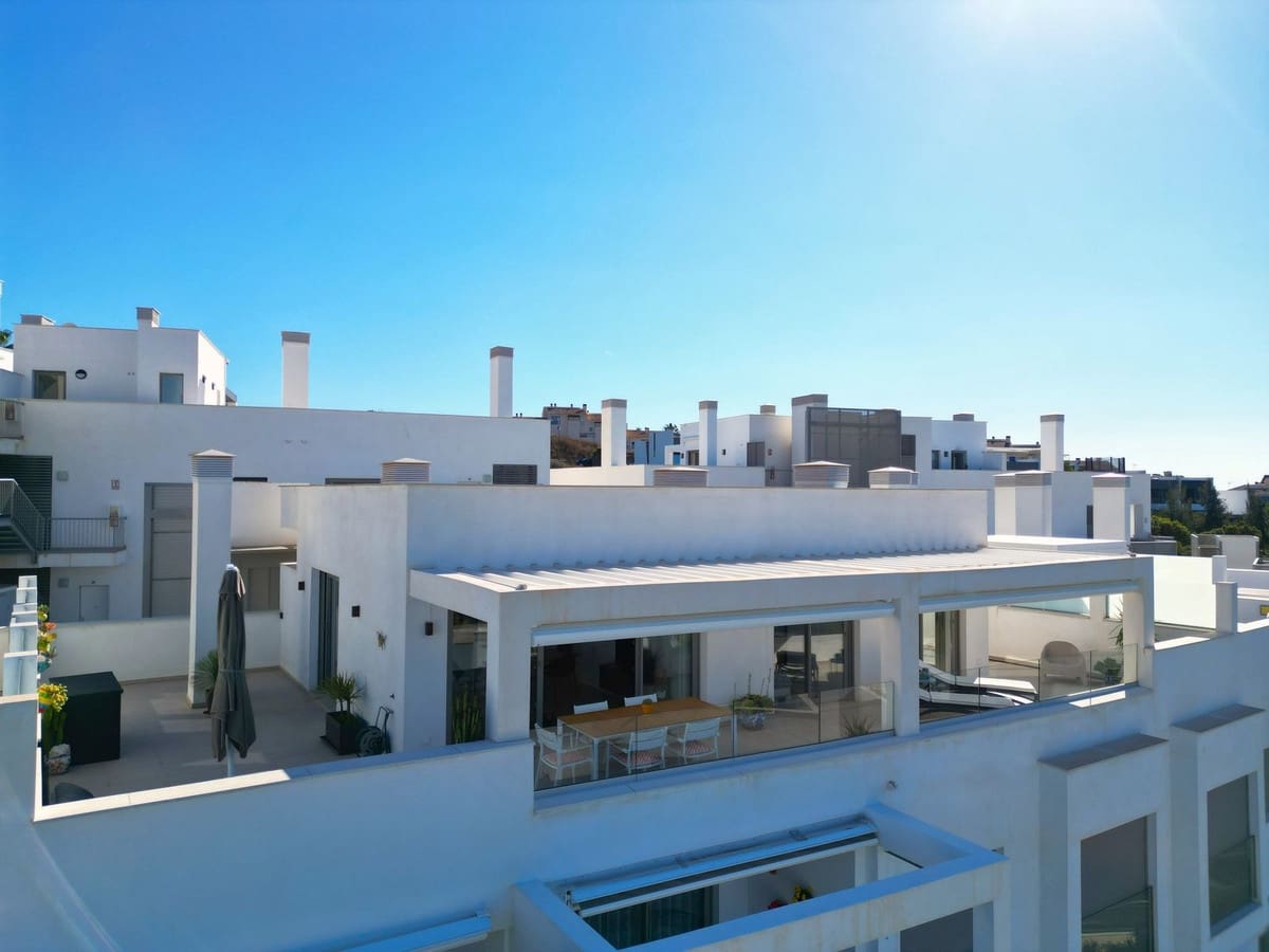 2 soveværelse Penthouse til salg i Caleta de Velez med swimmingpool garage - € 489.000 (Ref: 9413465)