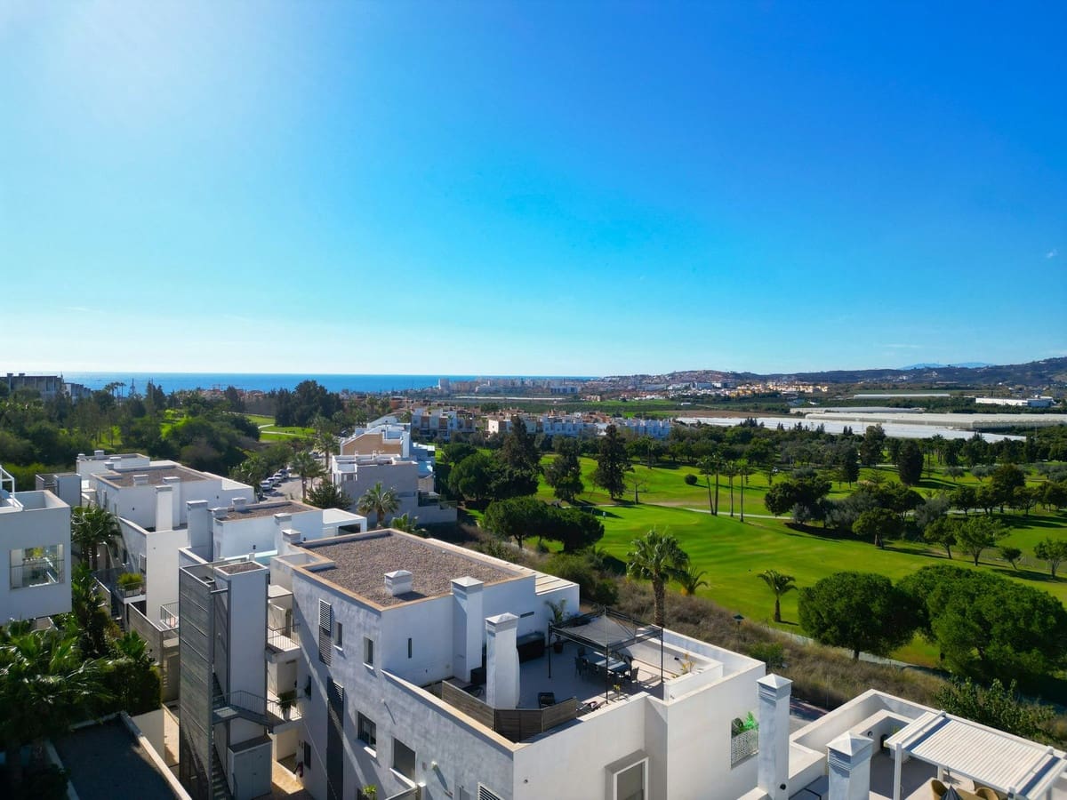 2 soveværelse Penthouse til salg i Caleta de Velez med swimmingpool garage - € 489.000 (Ref: 9413465)