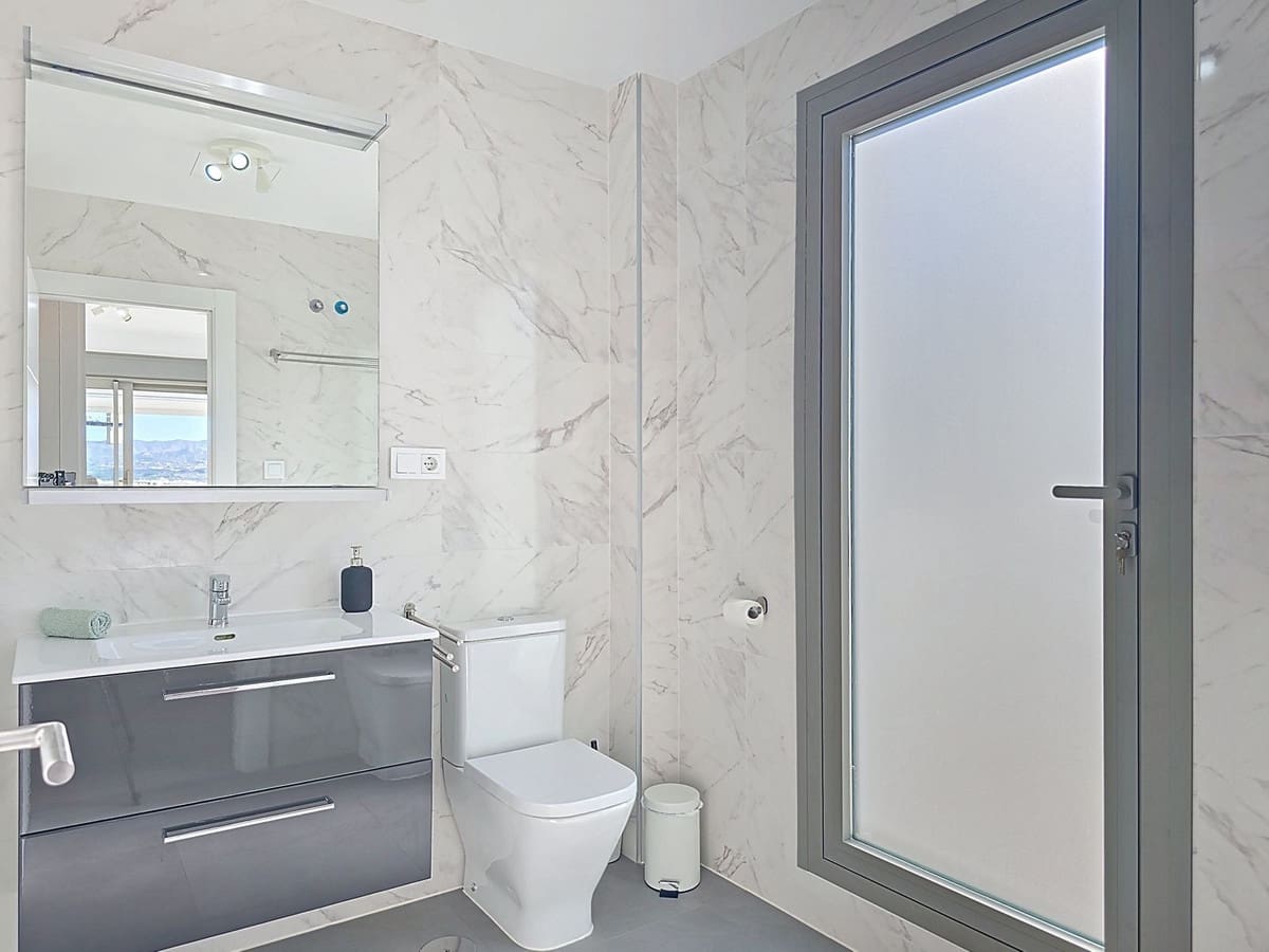 2 soveværelse Penthouse til salg i Caleta de Velez med swimmingpool garage - € 489.000 (Ref: 9413465)