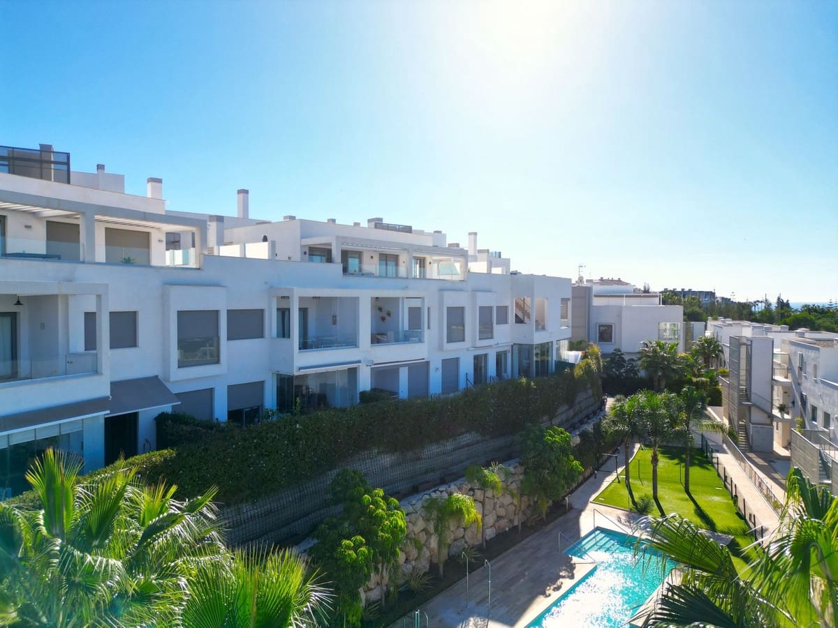 2 soveværelse Penthouse til salg i Caleta de Velez med swimmingpool garage - € 489.000 (Ref: 9413465)