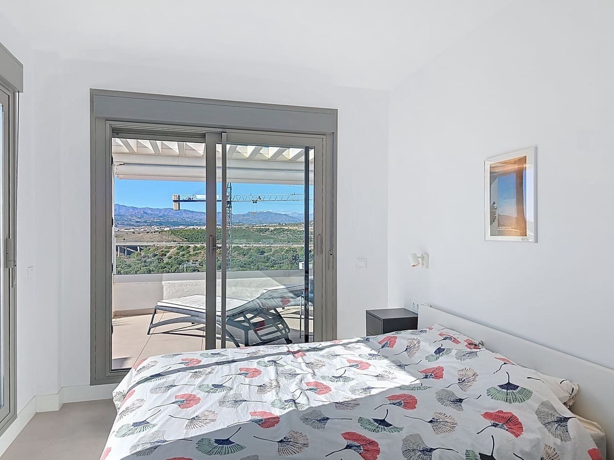 2 soveværelse Penthouse til salg i Caleta de Velez med swimmingpool garage - € 489.000 (Ref: 9413465)