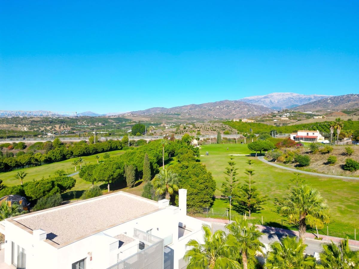 2 soveværelse Penthouse til salg i Caleta de Velez med swimmingpool garage - € 489.000 (Ref: 9413465)