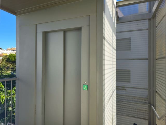 2 chambre Penthouse à vendre à Caleta de Vélez, Vélez-Málaga avec piscine garage - 489 000 € (Ref: 9413465)