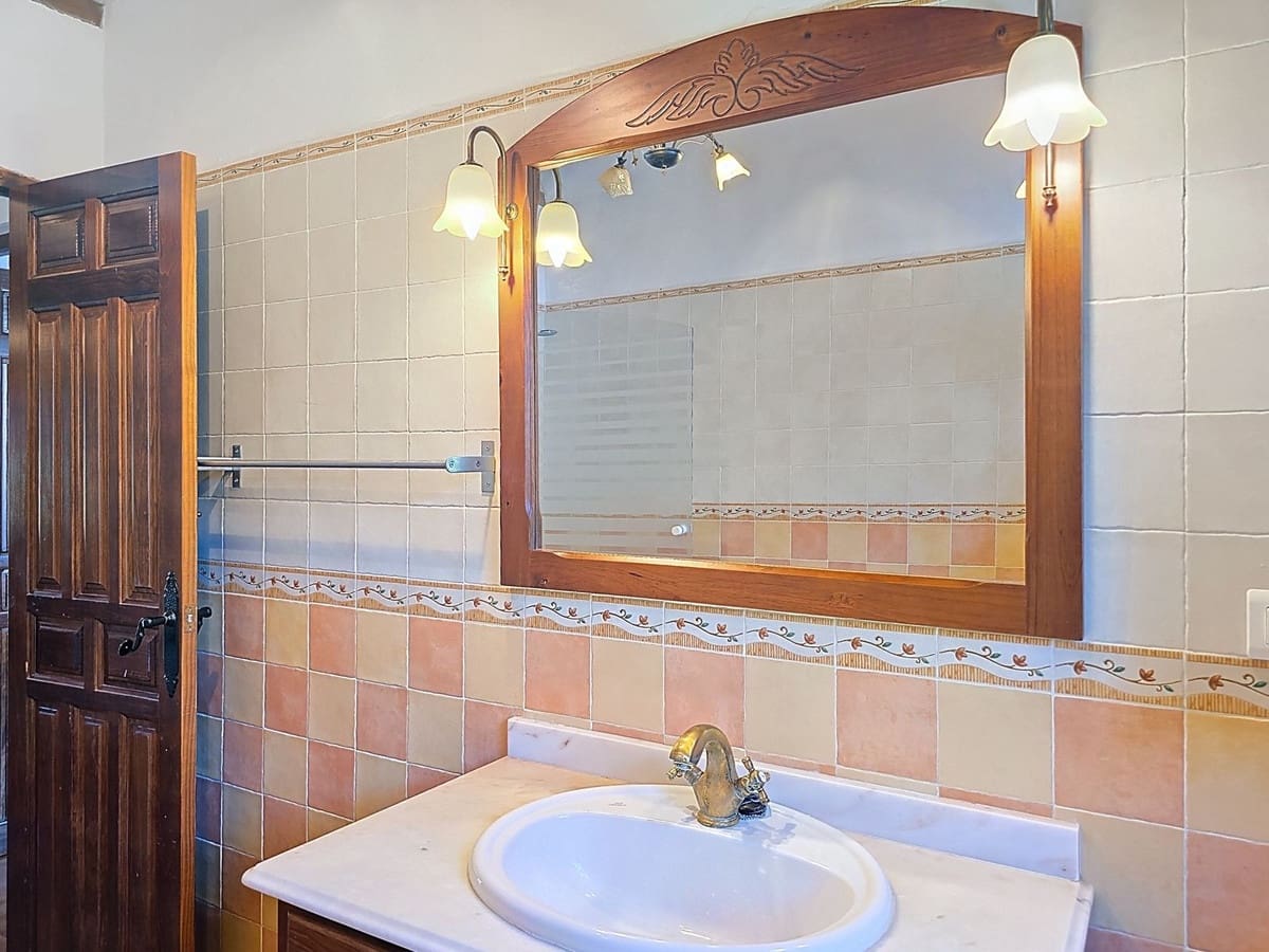 3 quarto Moradia para venda em El Borge com piscina garagem - 345 000 € (Ref: 9420040)