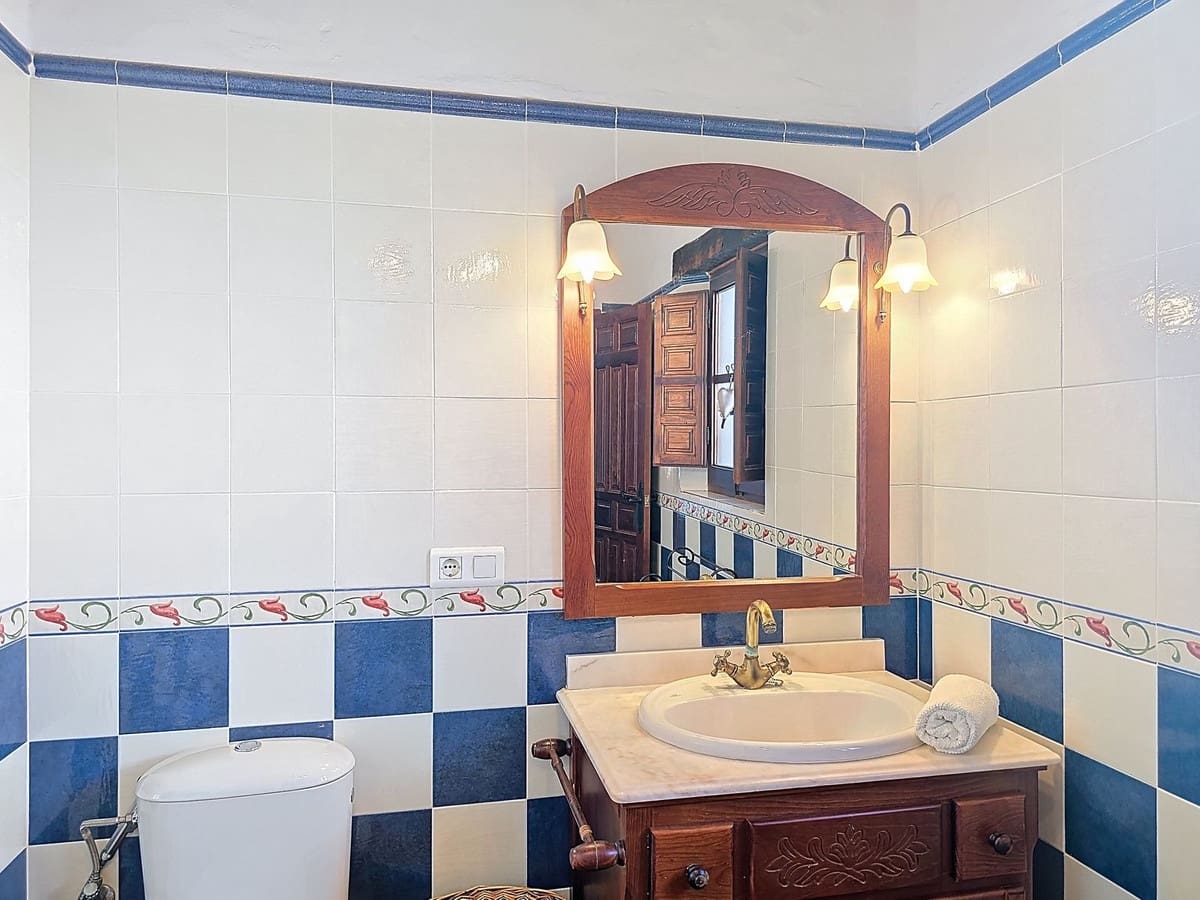 3 quarto Moradia para venda em El Borge com piscina garagem - 345 000 € (Ref: 9420040)