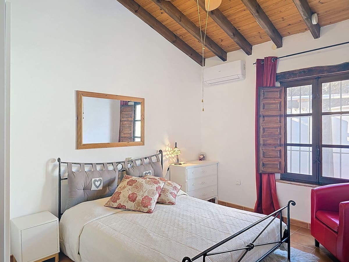 3 quarto Moradia para venda em El Borge com piscina garagem - 345 000 € (Ref: 9420040)