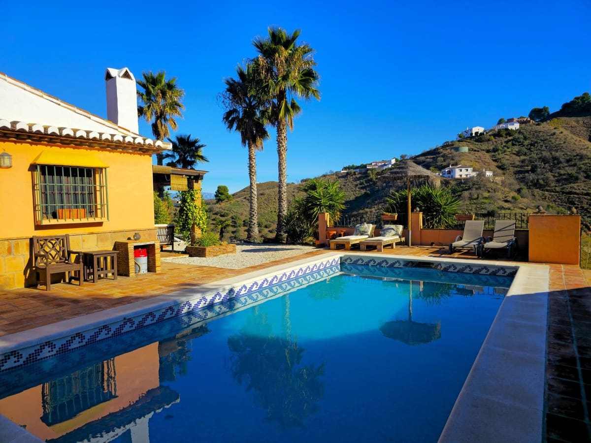 3 quarto Moradia para venda em El Borge com piscina garagem - 345 000 € (Ref: 9420040)