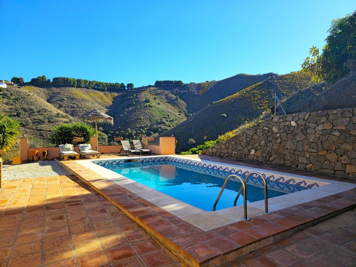 3 quarto Moradia para venda em El Borge com piscina garagem - 345 000 € (Ref: 9420040)