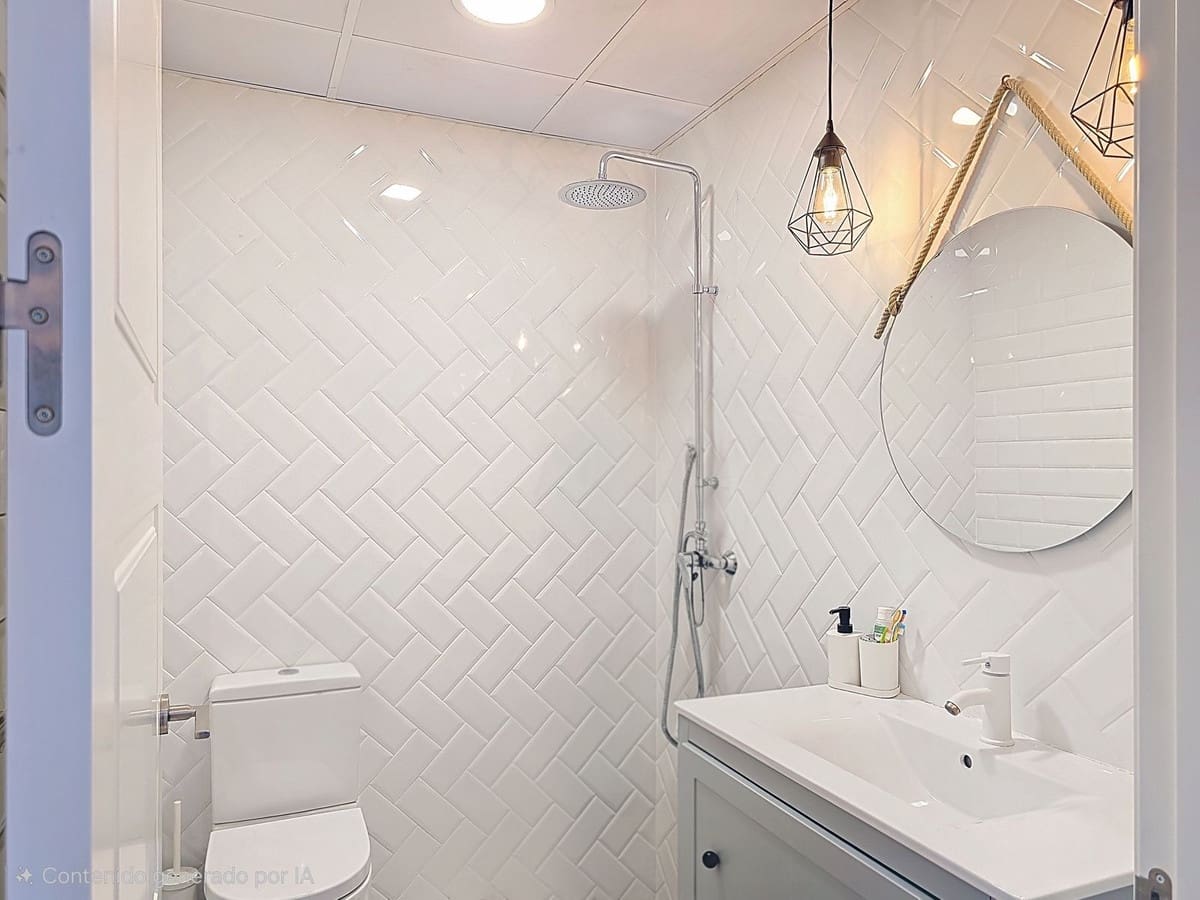 5 quarto Moradia Geminada para venda em Velez de Benaudalla com garagem - 430 000 € (Ref: 9424101)