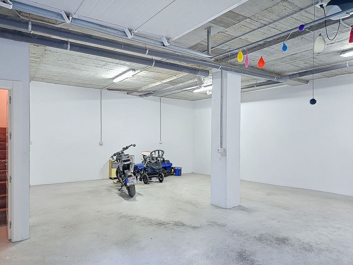 5 quarto Moradia Geminada para venda em Velez de Benaudalla com garagem - 430 000 € (Ref: 9424101)