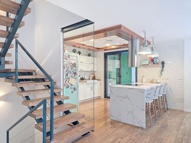 5 slaapkamer Halfvrijstaande villa te koop in Vélez de Benaudalla met garage - € 430.000 (Ref: 9424101)