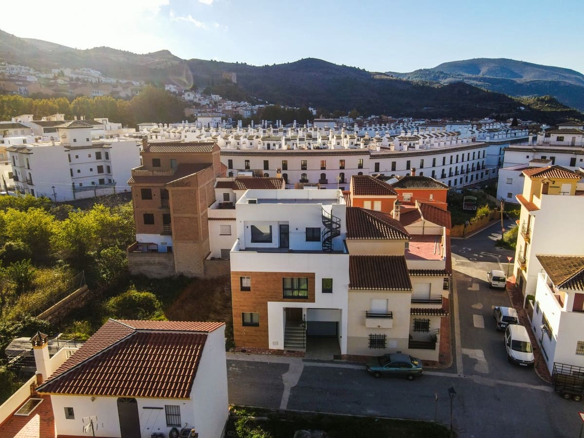 5 soverom Kjedet enebolig til salgs i Velez de Benaudalla med garasje - € 430 000 (Ref: 9424101)
