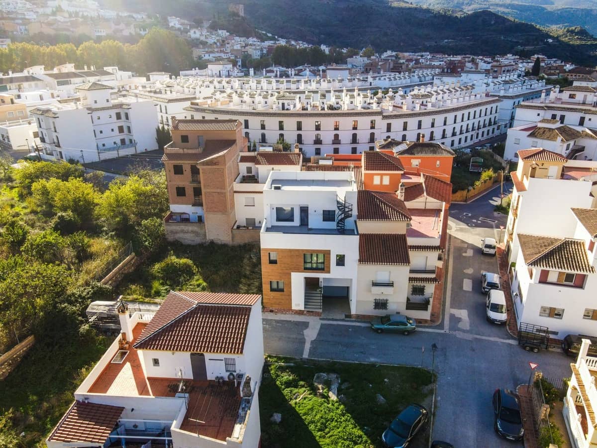 5 soverom Kjedet enebolig til salgs i Velez de Benaudalla med garasje - € 430 000 (Ref: 9424101)
