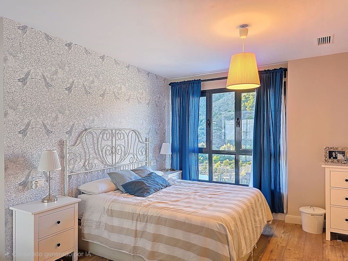 5 soverom Kjedet enebolig til salgs i Velez de Benaudalla med garasje - € 430 000 (Ref: 9424101)