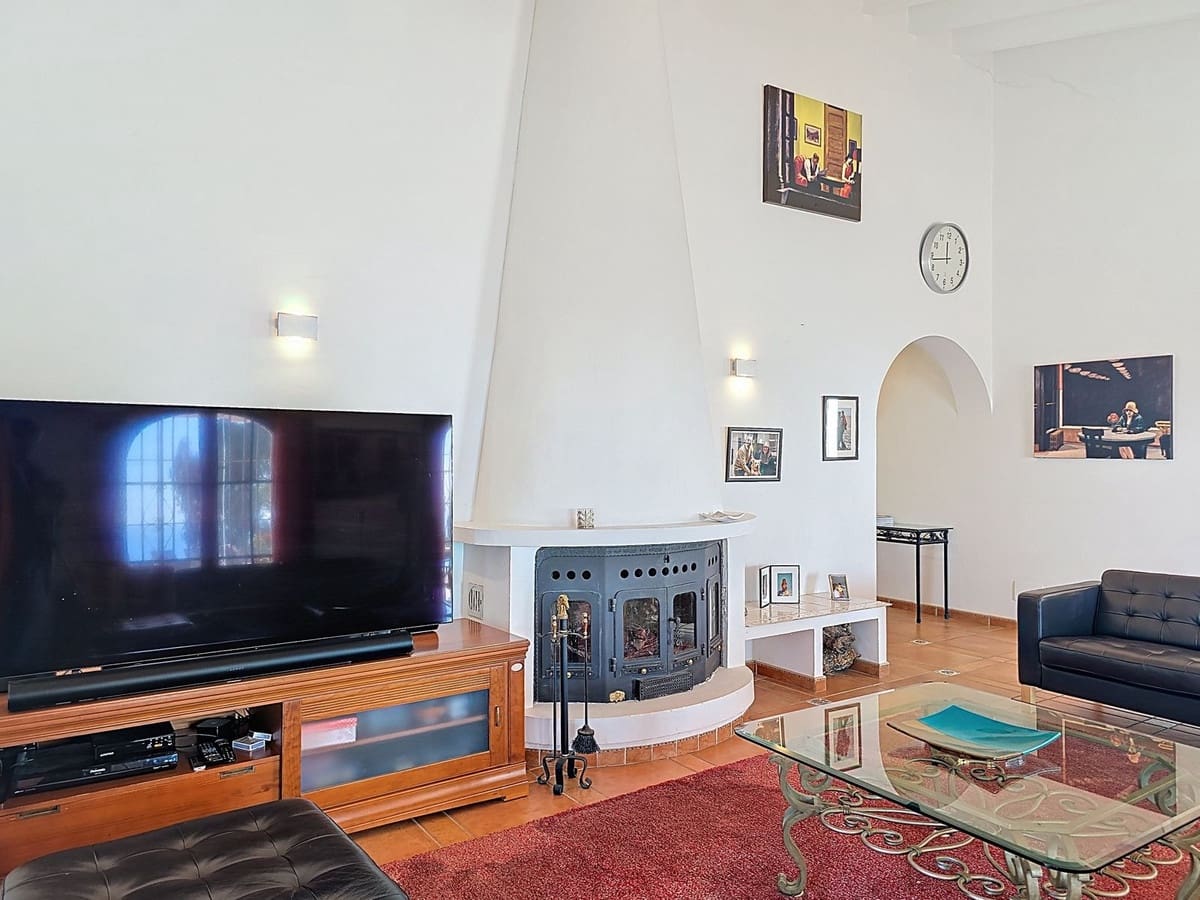 5 soveværelse Villa til salg i Sayalonga med swimmingpool - € 895.000 (Ref: 9432719)