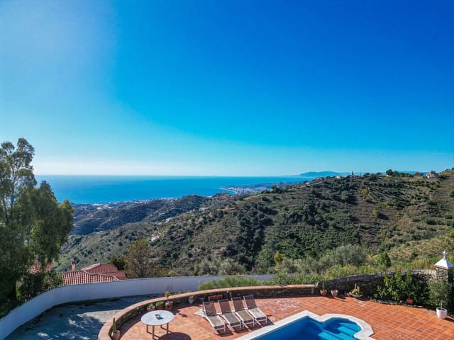 5 sovrum Villa till salu i Sayalonga med pool - 895 000 € (Ref: 9432719)