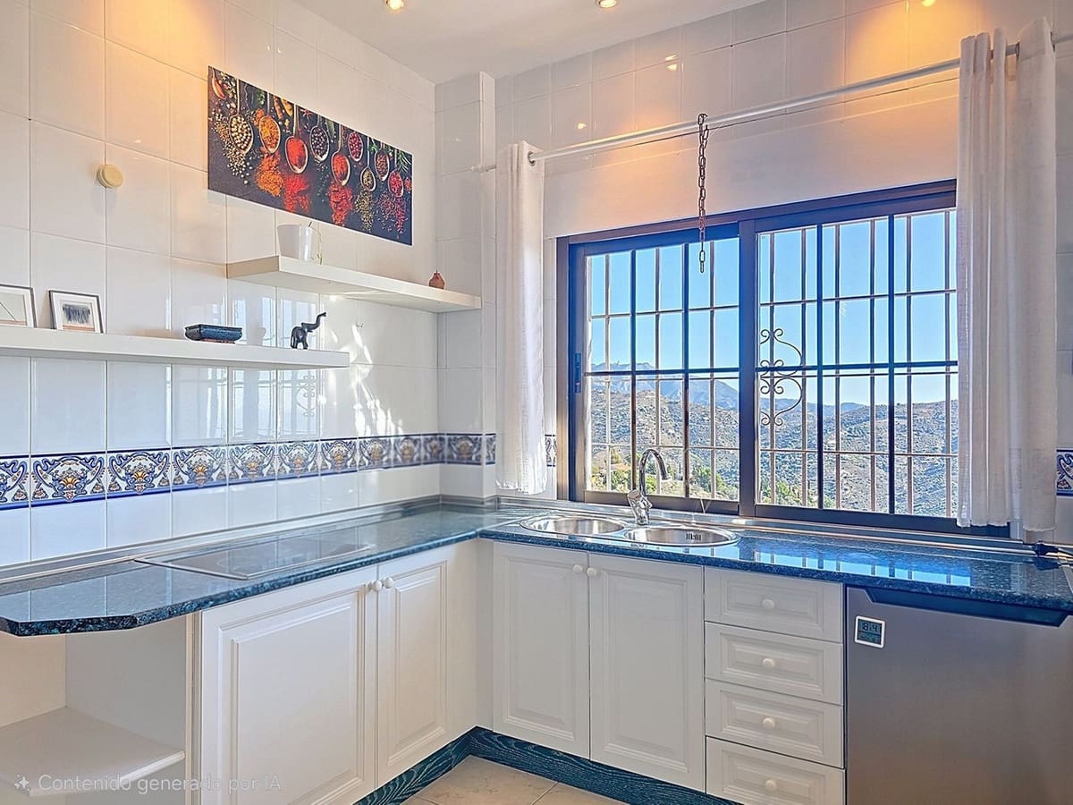 5 slaapkamer Villa te koop in Sayalonga met zwembad - € 895.000 (Ref: 9432719)