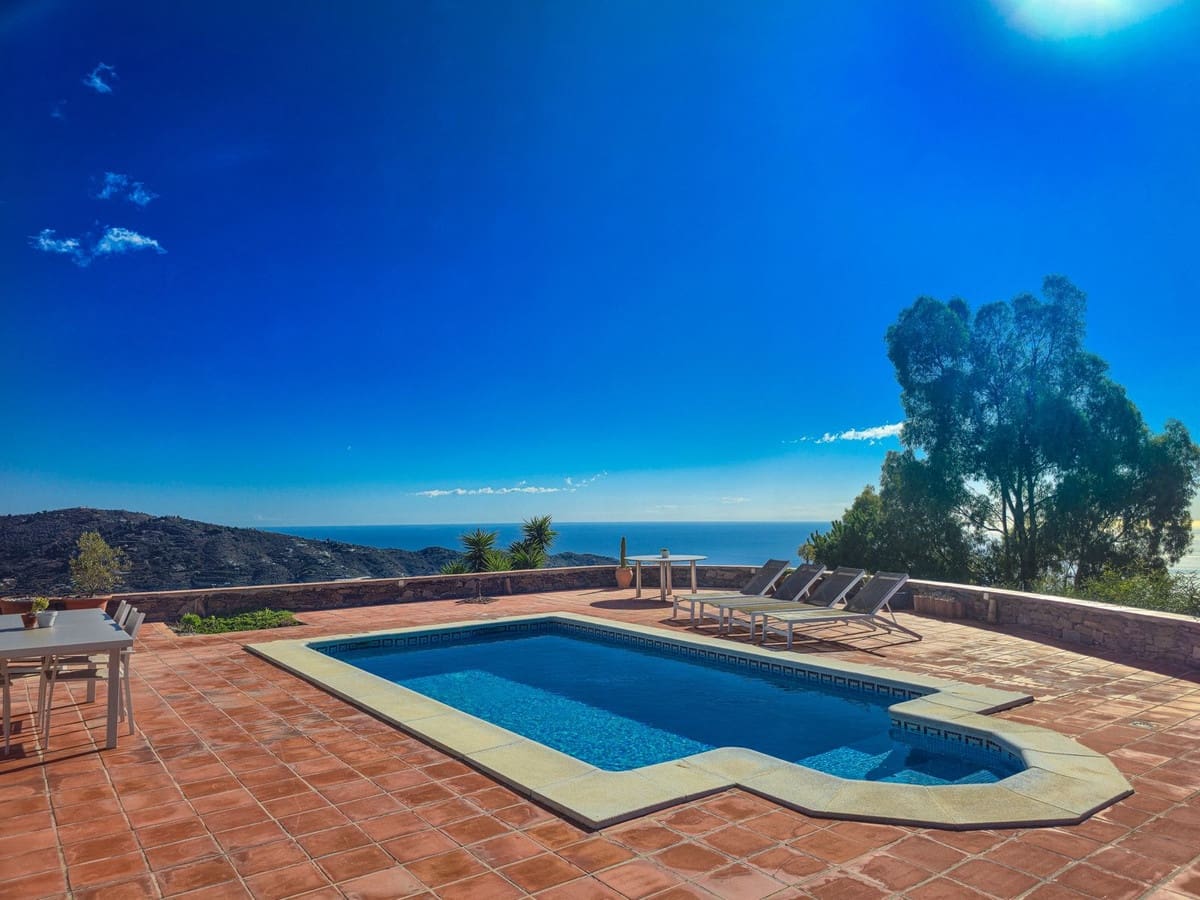 5 slaapkamer Villa te koop in Sayalonga met zwembad - € 895.000 (Ref: 9432719)