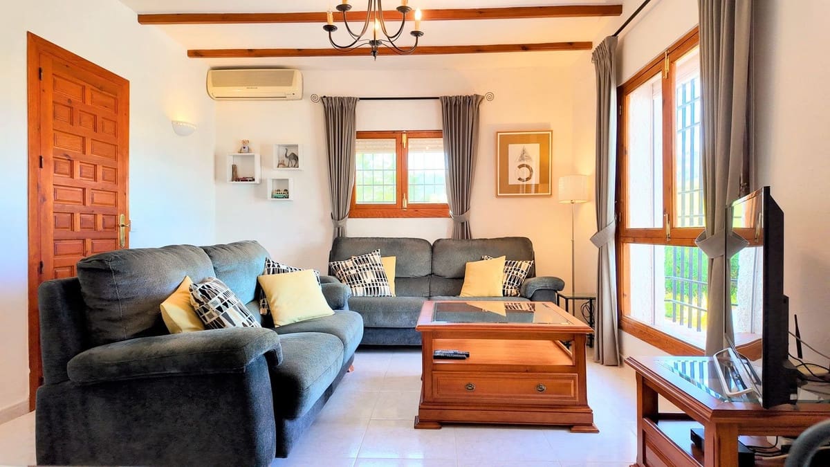 2 soverom Villa til salgs i Almogia med svømmebasseng garasje - € 320 000 (Ref: 9436302)