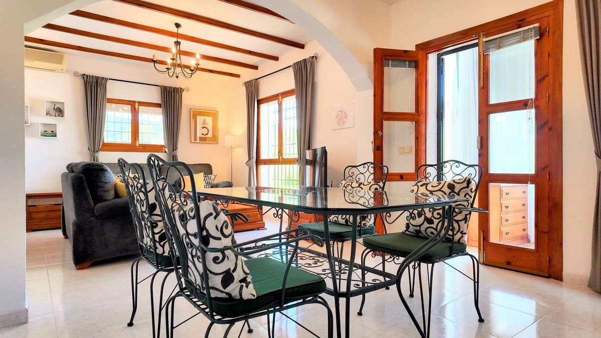 2 soverom Villa til salgs i Almogia med svømmebasseng garasje - € 320 000 (Ref: 9436302)