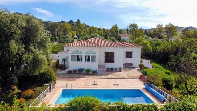 2 sypialnia Willa na sprzedaż w Almogía z basenem garażem - 320 000 € (Ref: 9436302)