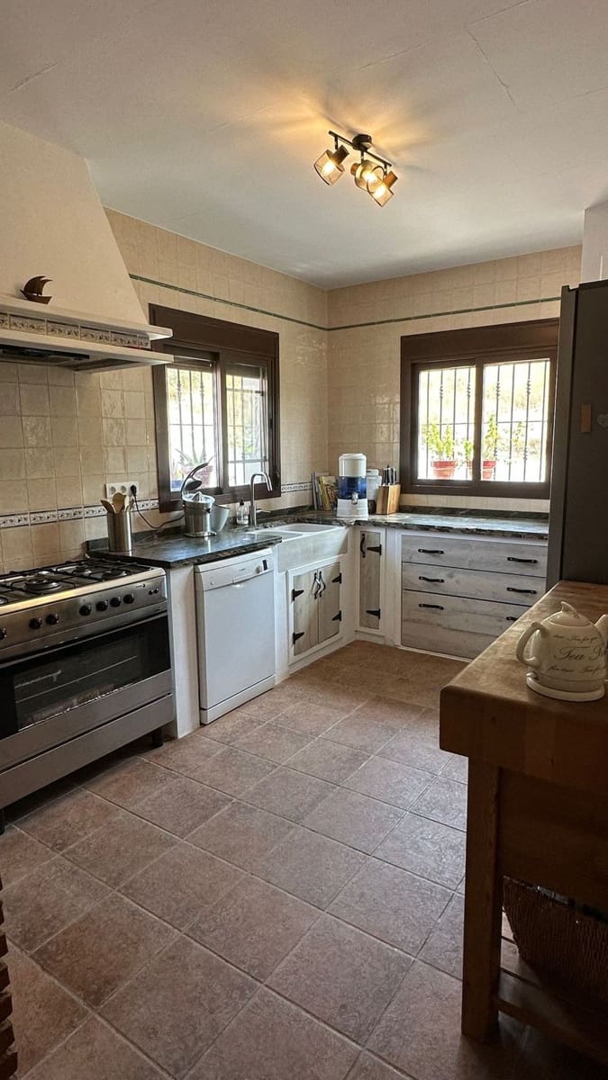 Chalet de 3 habitaciones en Alora en venta con piscina garaje - 369.000 € (Ref: 9439006)