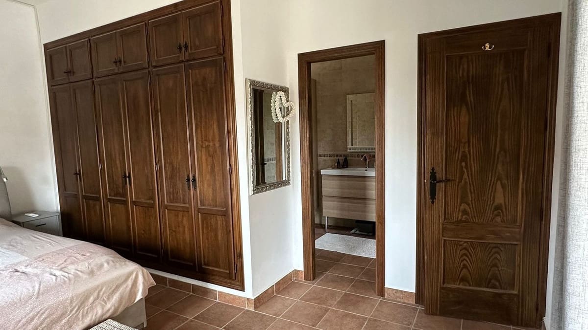 Chalet de 3 habitaciones en Alora en venta con piscina garaje - 369.000 € (Ref: 9439006)