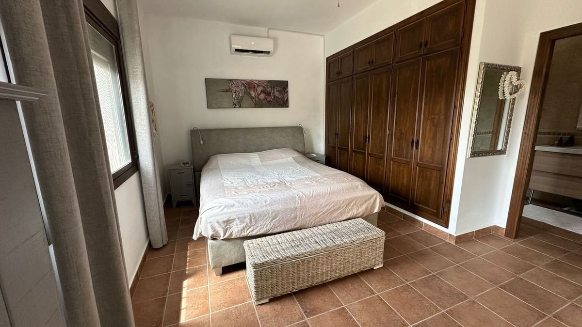 Chalet de 3 habitaciones en Alora en venta con piscina garaje - 369.000 € (Ref: 9439006)