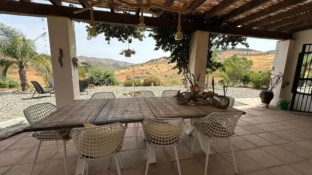 3 sypialnia Willa na sprzedaż w Alora z basenem garażem - 369 000 € (Ref: 9439006)