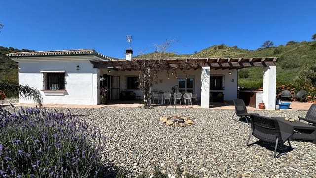 3 bedroom Villa for sale in Alora with pool garage - € 369,000 (Ref: 9439006)