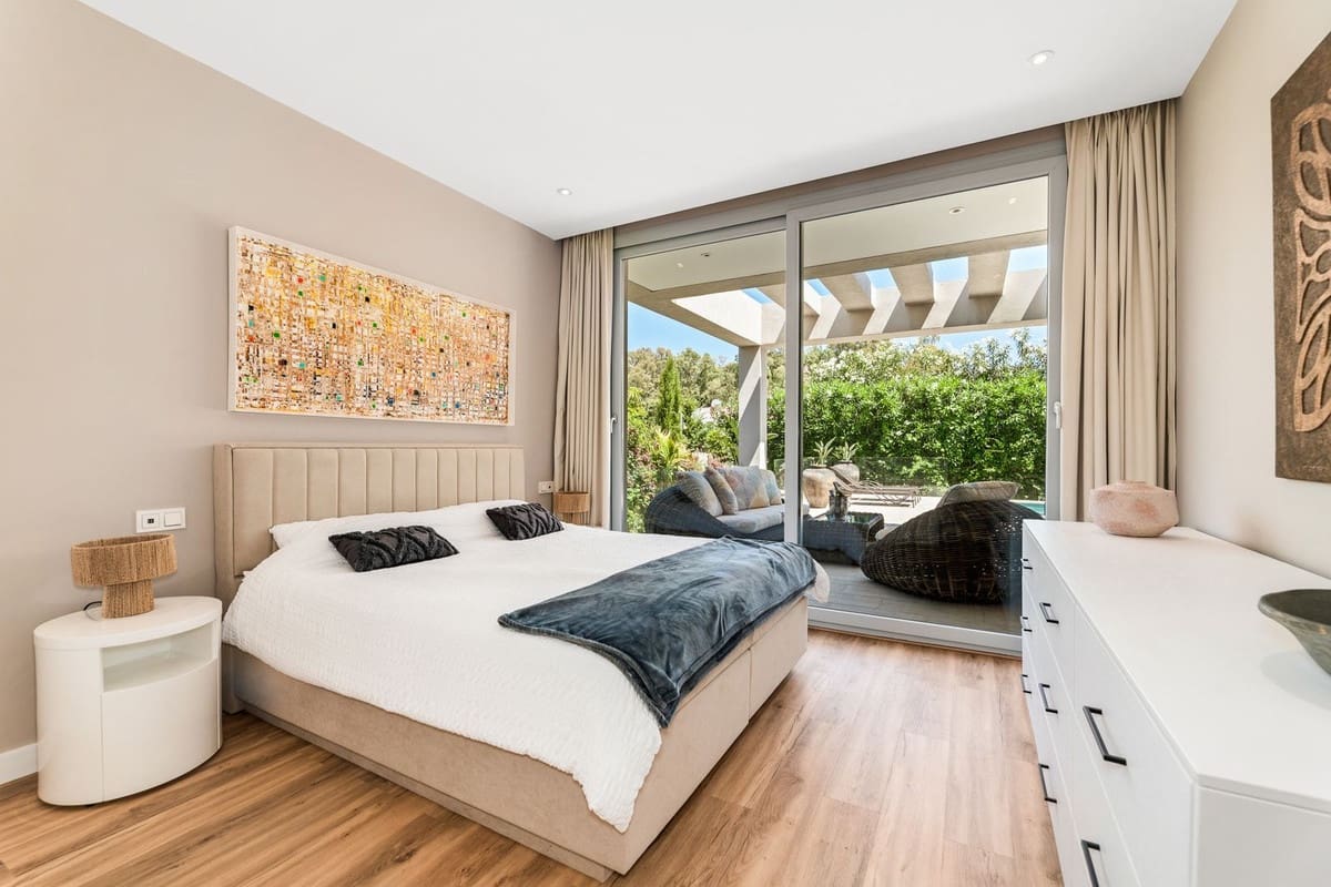 5 Zimmer Villa zu verkaufen in Marbella mit Pool - 2.950.000 € (Ref: 9443652)