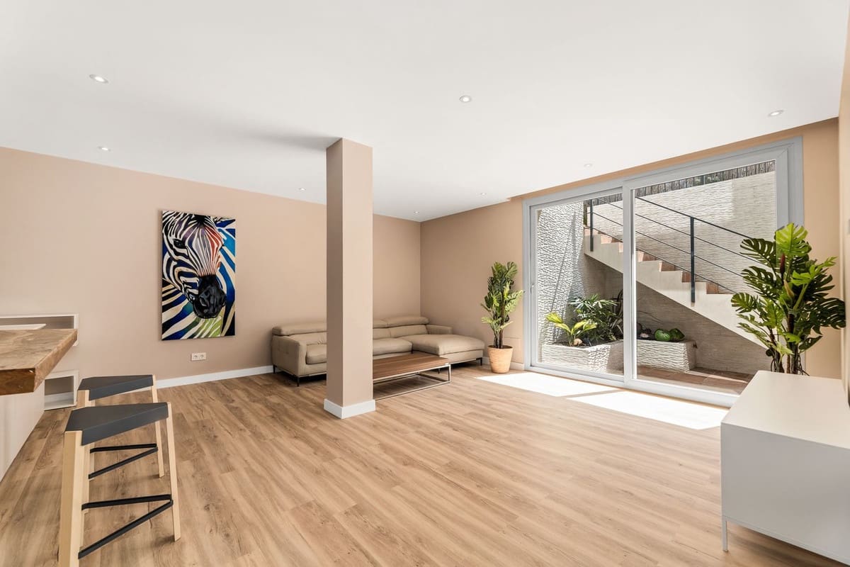 5 Zimmer Villa zu verkaufen in Marbella mit Pool - 2.950.000 € (Ref: 9443652)