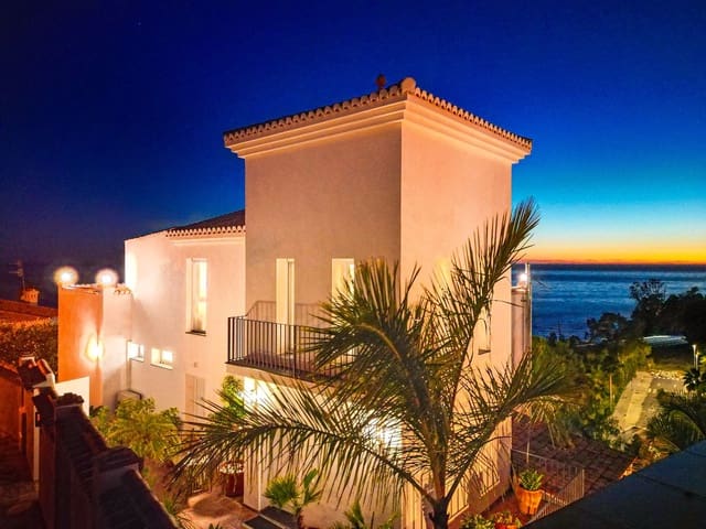 4 slaapkamer Villa te koop in Salobreña met zwembad garage - € 879.000 (Ref: 9450865)