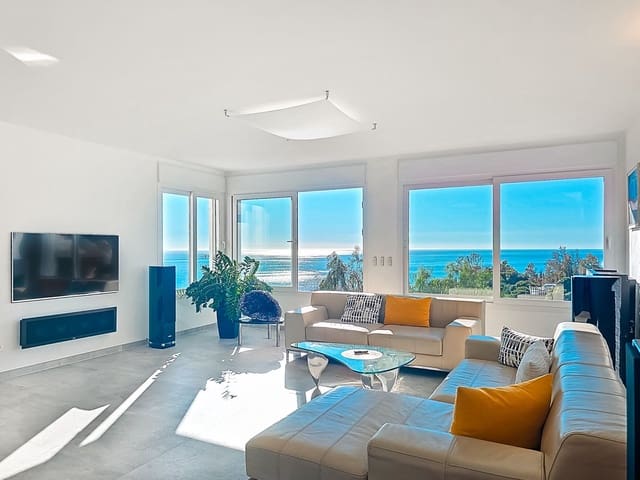 4 slaapkamer Villa te koop in Salobreña met zwembad garage - € 879.000 (Ref: 9450865)