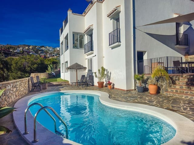 4 slaapkamer Villa te koop in Salobreña met zwembad garage - € 879.000 (Ref: 9450865)