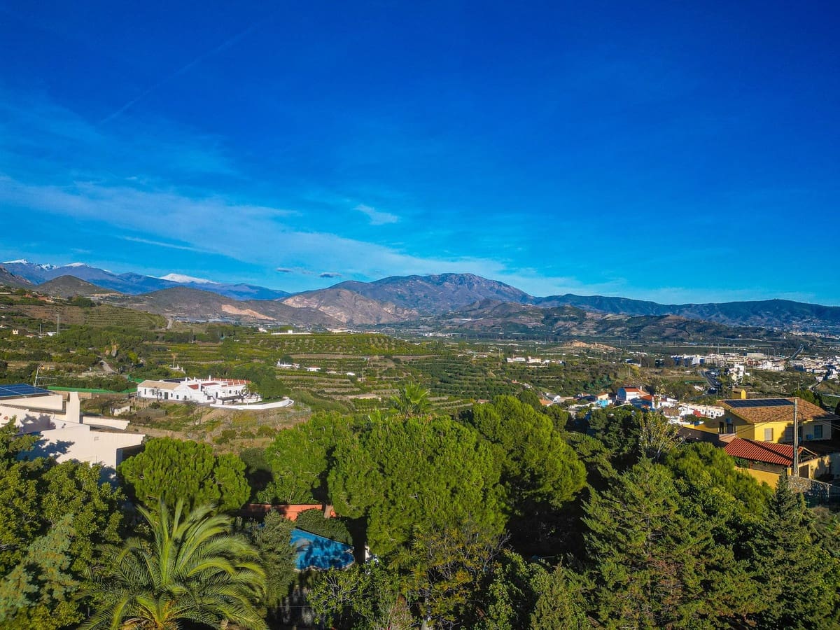 4 sypialnia Willa na sprzedaż w Salobrena z basenem garażem - 879 000 € (Ref: 9450865)