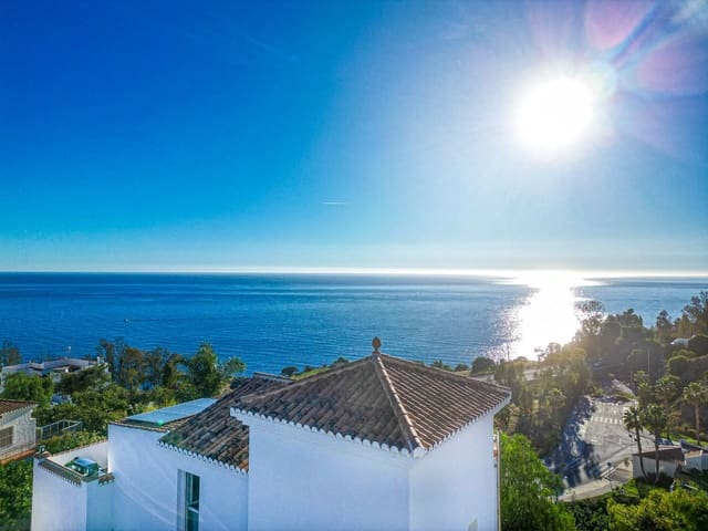 4 Zimmer Villa zu verkaufen in Salobreña mit Pool Garage - 879.000 € (Ref: 9450865)