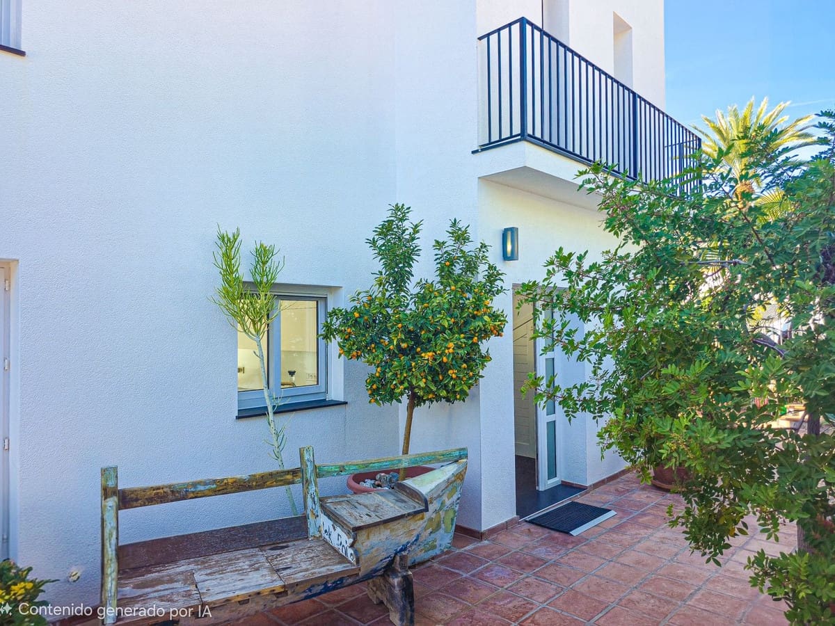 4 sypialnia Willa na sprzedaż w Salobrena z basenem garażem - 945 000 € (Ref: 9450865)