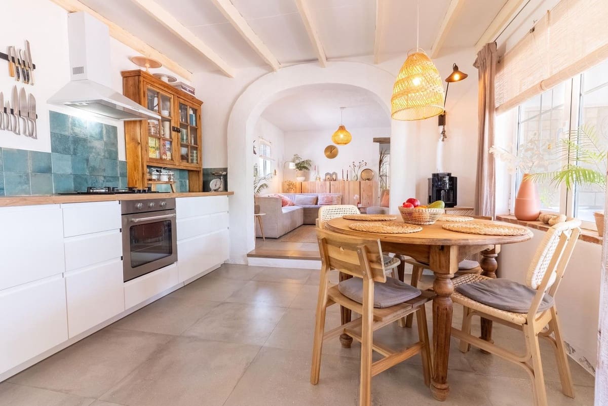 Finca/Casa Rural de 4 habitaciones en Valle de Abdalajís en venta con piscina - 465.000 € (Ref: 9460831)