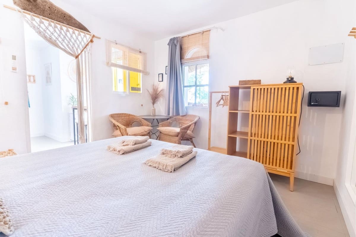 Finca/Casa Rural de 4 habitaciones en Valle de Abdalajís en venta con piscina - 465.000 € (Ref: 9460831)