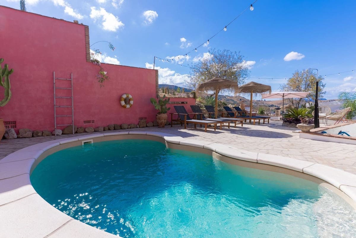 Finca/Casa Rural de 4 habitaciones en Valle de Abdalajís en venta con piscina - 465.000 € (Ref: 9460831)